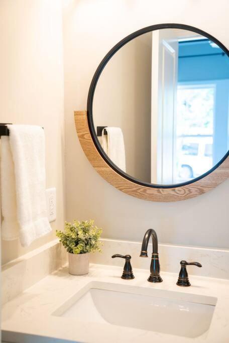 Brand New: Urban Oasis 5 Min From Mercedes Benz Atlanta Bagian luar foto