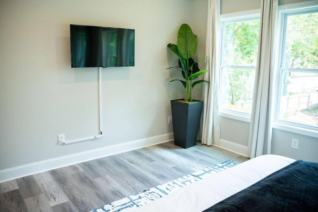 Brand New: Urban Oasis 5 Min From Mercedes Benz Atlanta Bagian luar foto